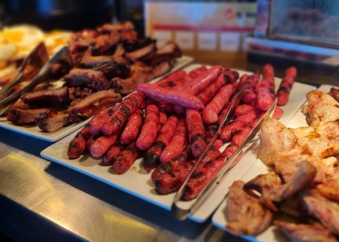 Slide 10 - Huevos, salchicha parrilla